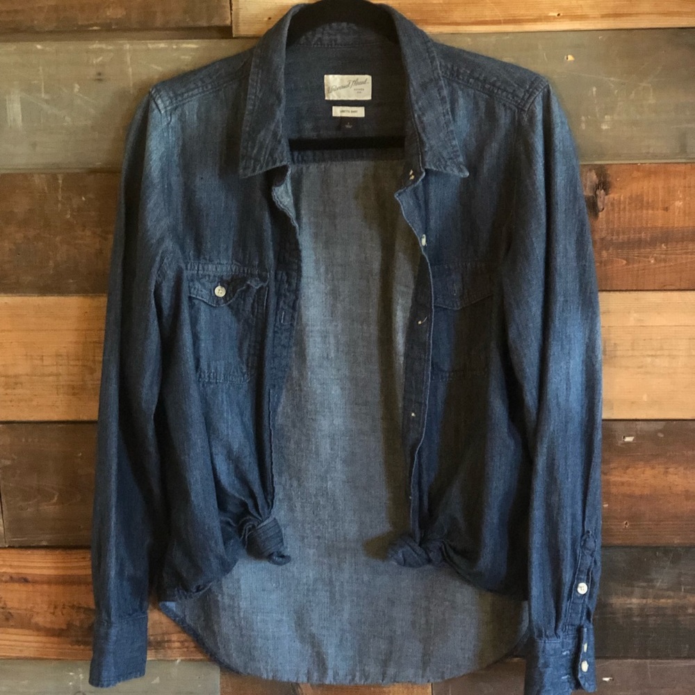 Universal Thread | Chambray button-down